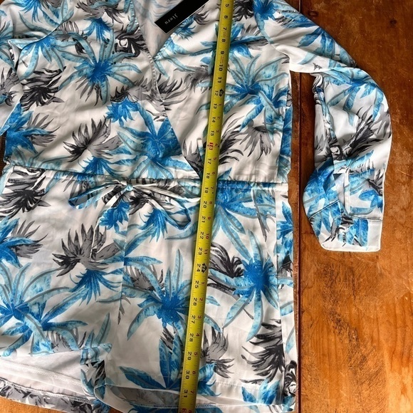 2/40$
Jieru onepiece tropical long sleeve white and bleu size medium - Picture 5 of 14